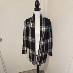 EUC Max Studio Size XS Plaid Open Front Cardigan Sweater - Black and White